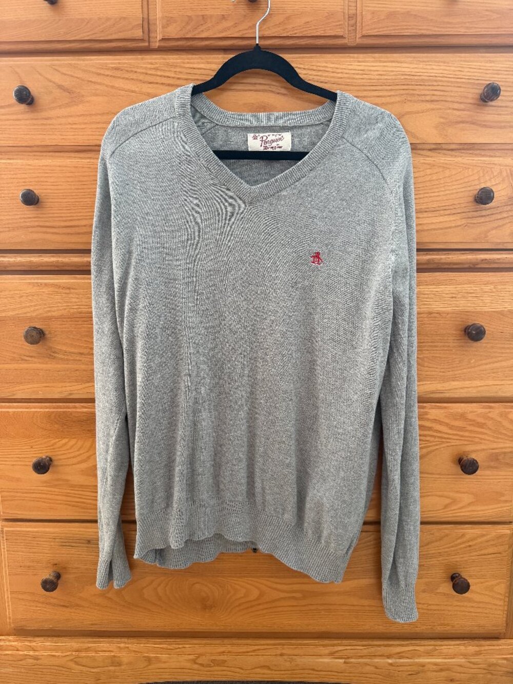 Penguin Sweater Mens XL V Neck EUC Gray